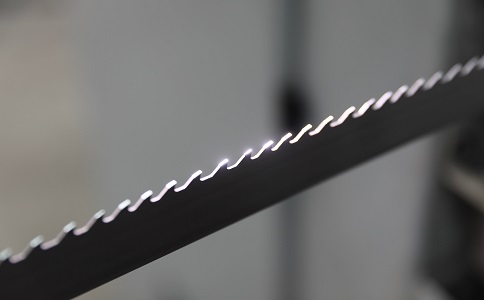 湖州双金属带锯条产生切削噪音的原因具体有哪些？